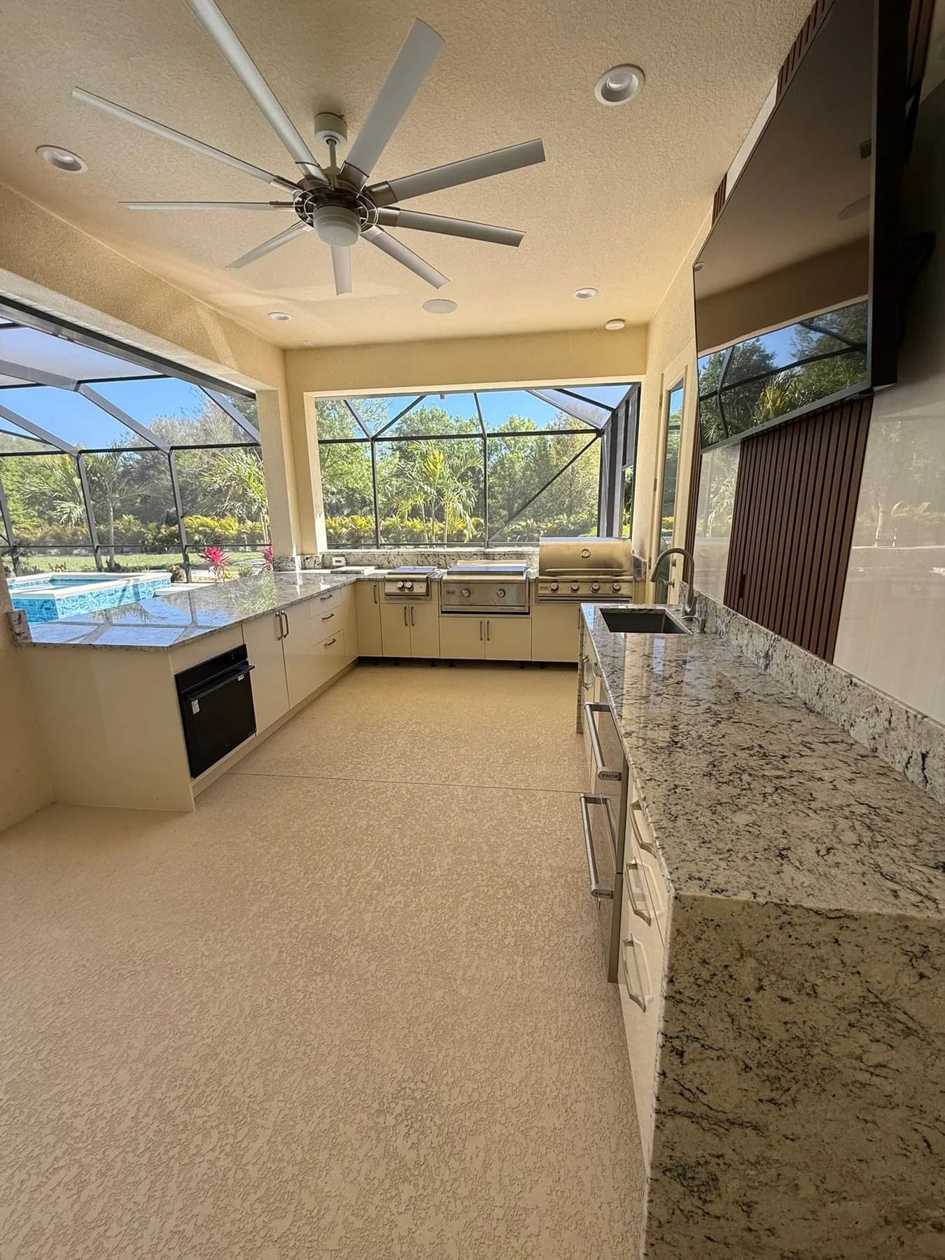 Outdoor-kitchen gallery photo showing HDPE cabinetry