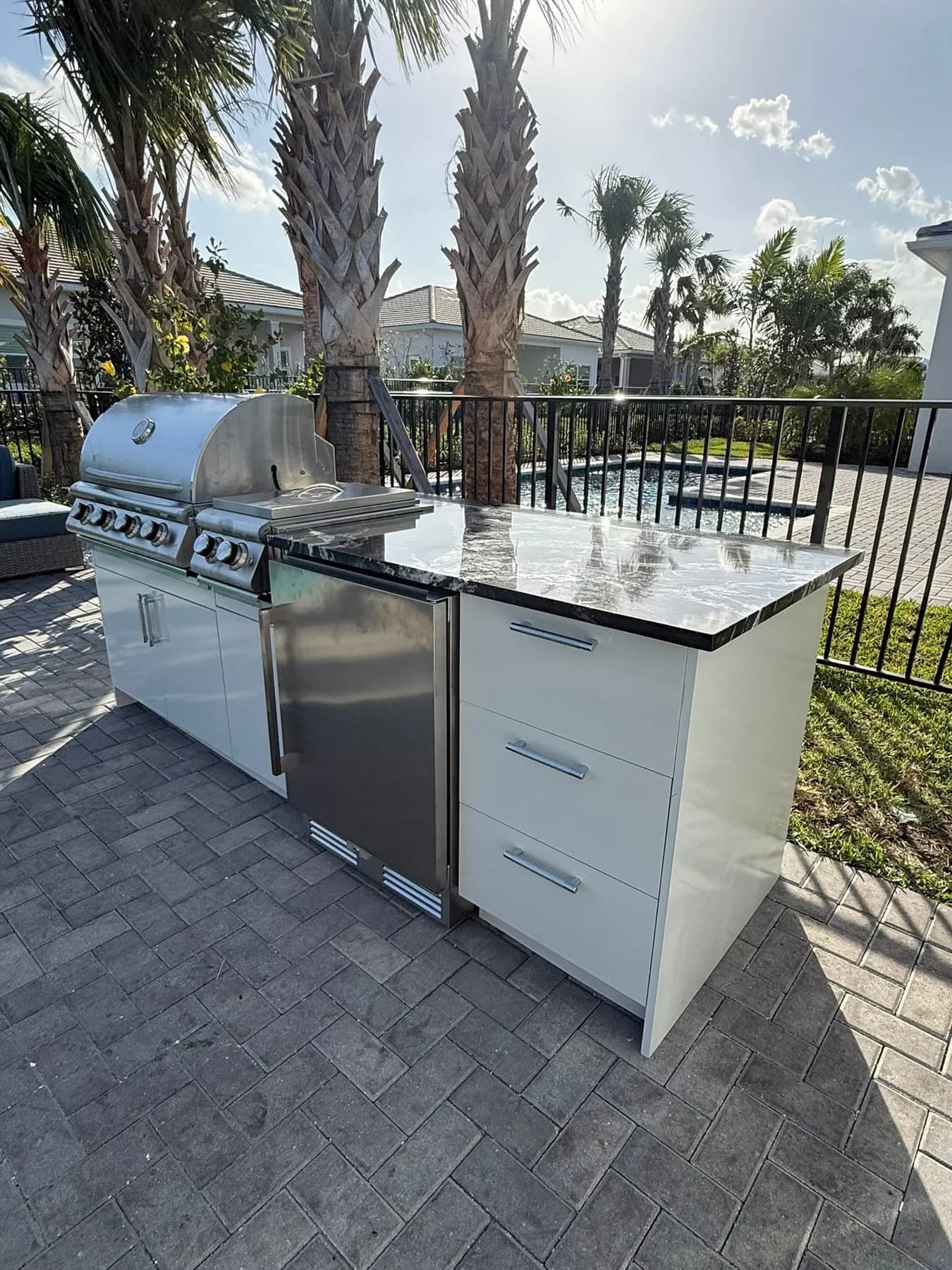 Outdoor-kitchen gallery photo showing HDPE cabinetry