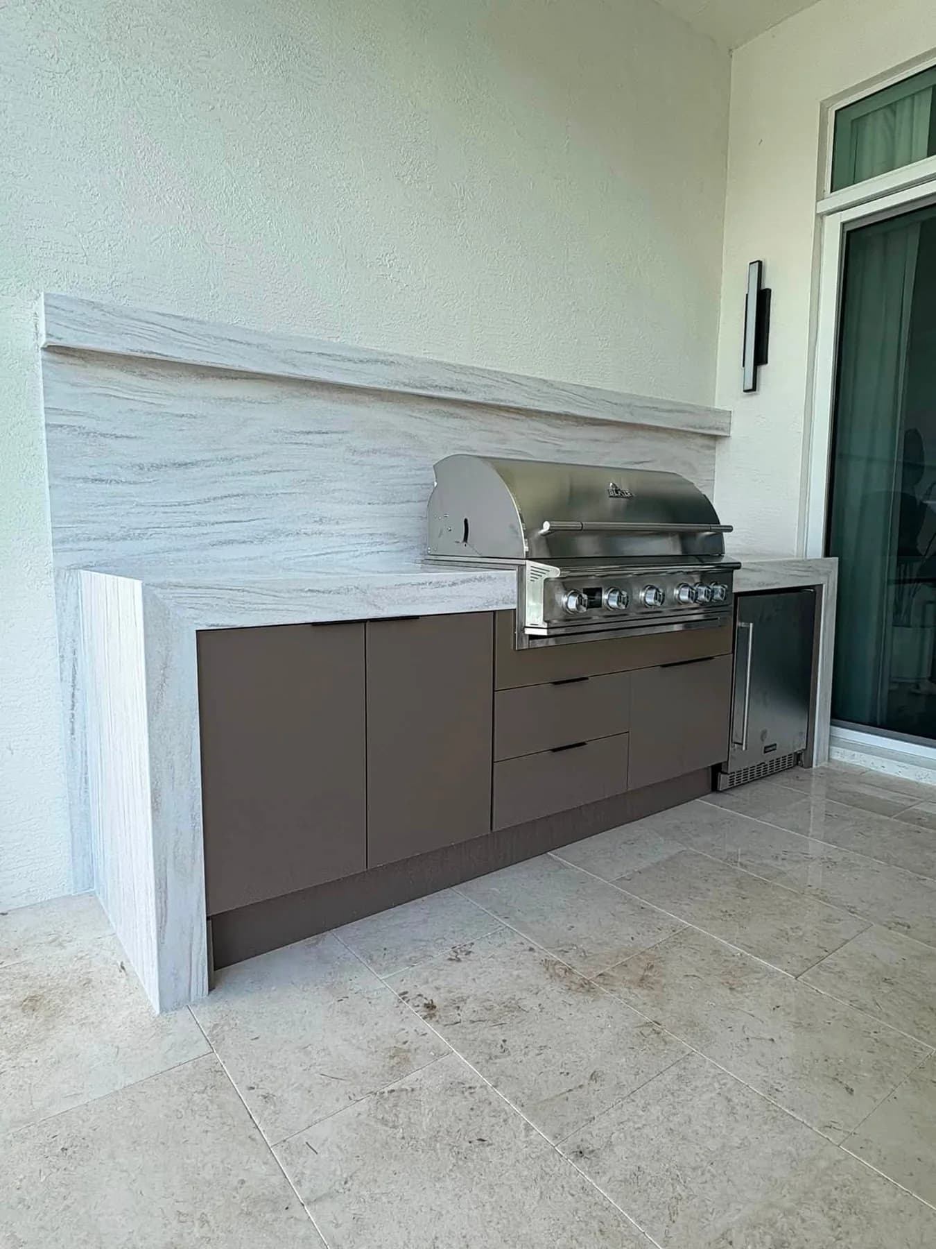 Outdoor-kitchen gallery photo showing HDPE cabinetry