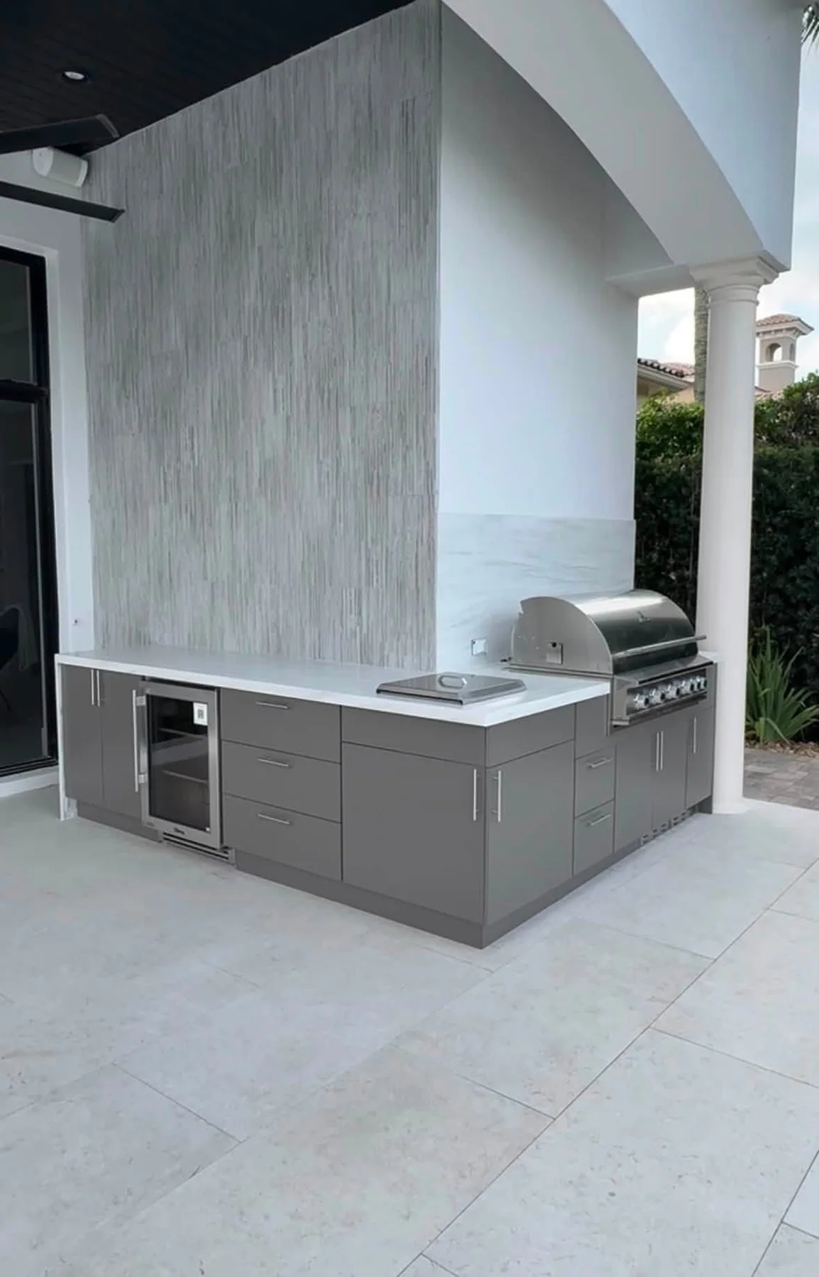 Outdoor-kitchen gallery photo showing HDPE cabinetry