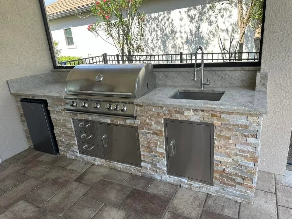 Apex built-in kitchen with textured stone facing