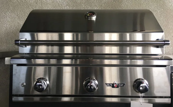 Delta Heat 32" Built-in Grill, no Rotisserie - DHBQ32G - Liquid Propane (LP) & Add Rotisserie (+ $740) - DHBQ32R